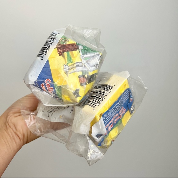 Set of 2 VTG Blockbuster Wizard of Oz Figurines Sealed Package Dorothy Scarecrow - Picture 5 of 6